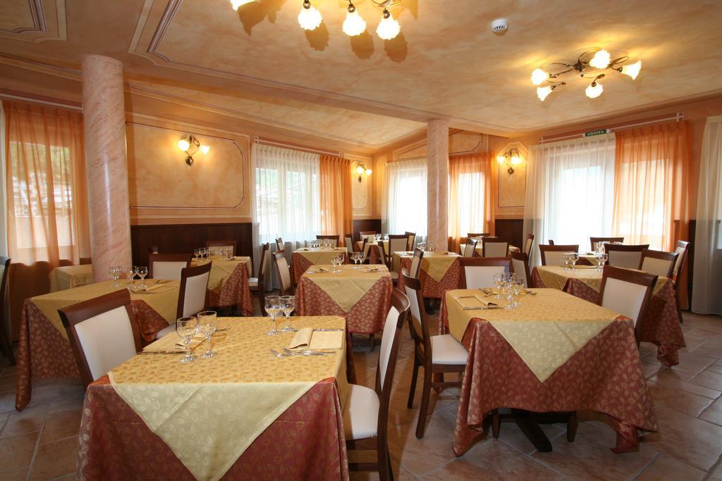 Hotel Dama Bianca Valtournenche Exterior photo