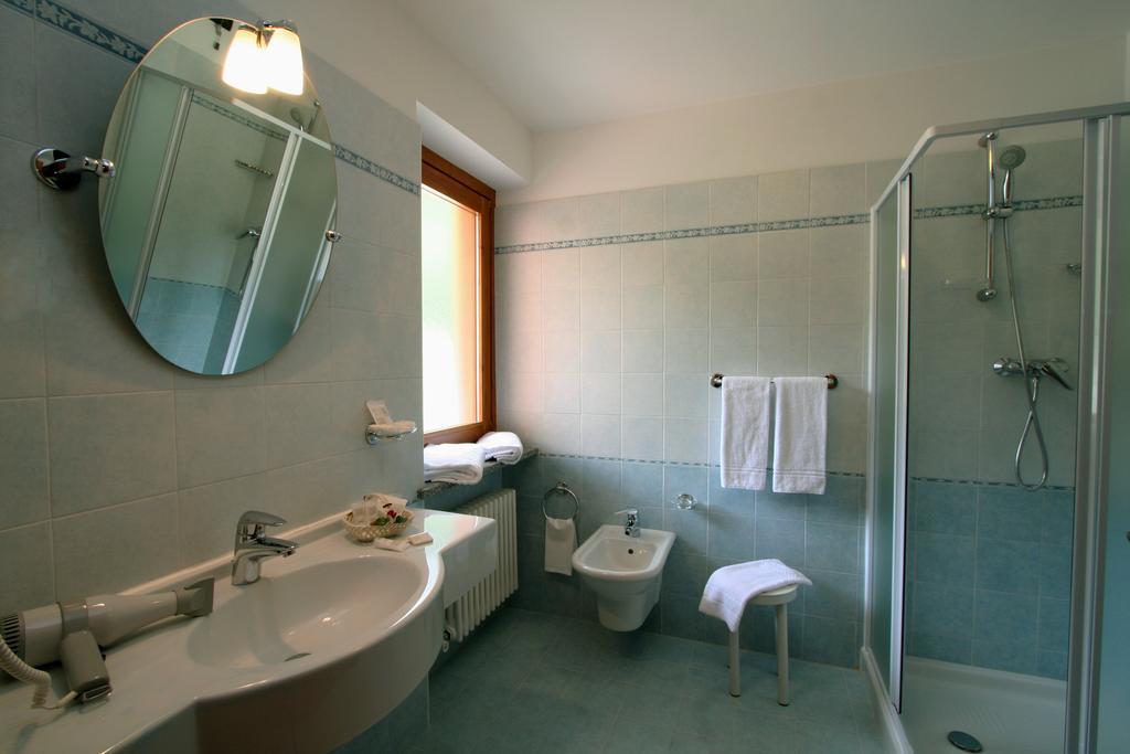 Hotel Dama Bianca Valtournenche Room photo