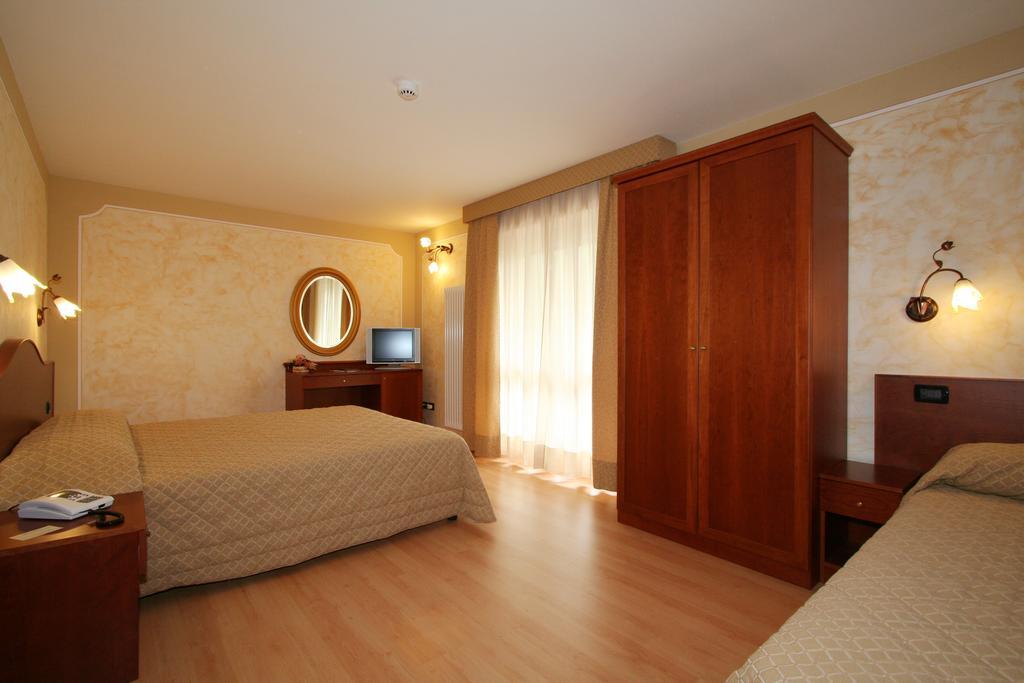 Hotel Dama Bianca Valtournenche Room photo
