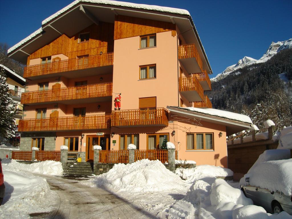 Hotel Dama Bianca Valtournenche Exterior photo